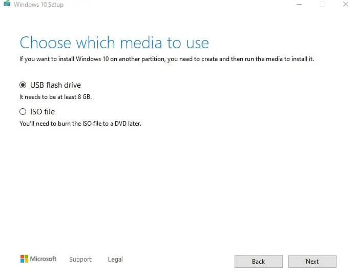 Windows 10でブータブルディスクを作成するためのメディアを選択する