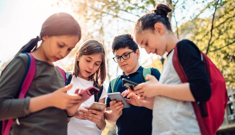 How Can I Monitor My Kid's Phone without them Knowing?